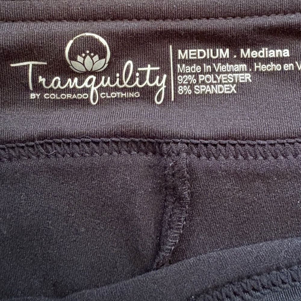 Tranquility Colorado Clothing
Stretch Skort Size Medium Black
White Pom Poms - Picture 4 of 7